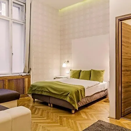 The Cream 3* Budapest