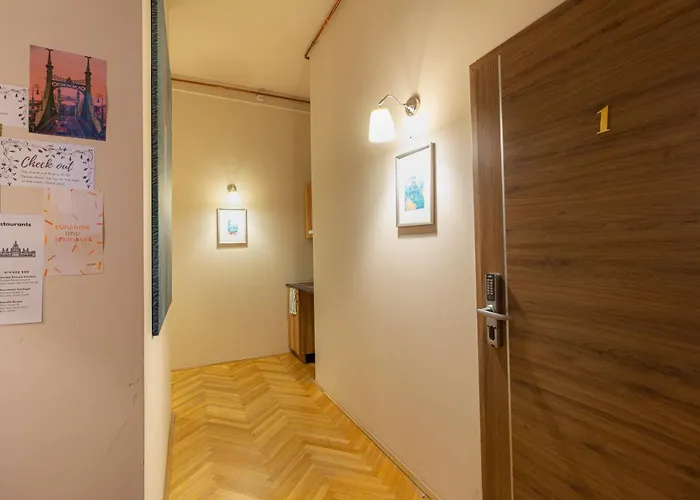 The Cream Πανσιόν