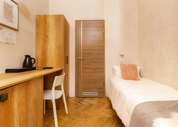 The Cream Πανσιόν