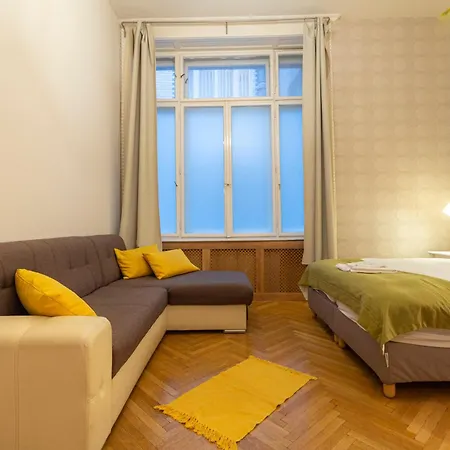 The Cream 3* Budapest